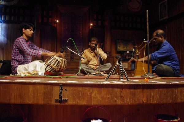 Tabla Voice & Harmonium - live 3rdMarch'11